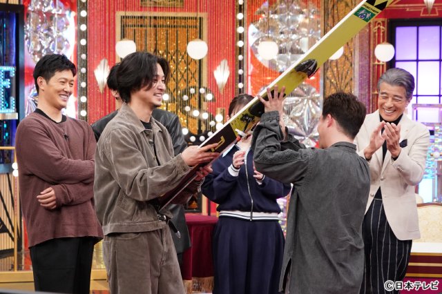 「Golden SixTONES」山﨑賢人ら「ゴールデンカムイ」キャスト陣と対決も超カオス状態に!