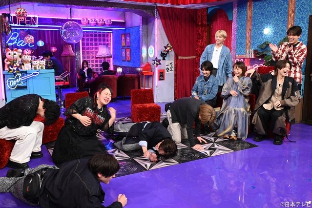 「timeleszファミリア」カラオケで新ゲーム！　椿鬼奴＆ナヲと“あの名曲”熱唱