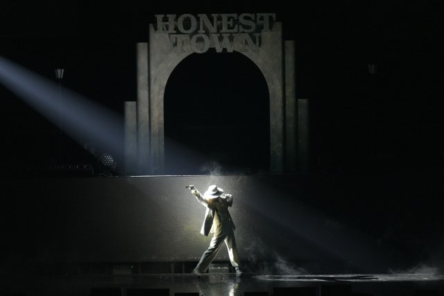 EXILE NAOTO、ソロ初の武道館公演を開催！　ステージに込めた熱い思い「ダンスの可能性を広げたい」