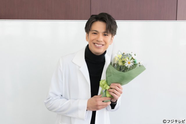 橋本環奈主演「ヤンドク！」森崎ウィン、八木勇征らクセ強医師たちが一足先にクランクアップ