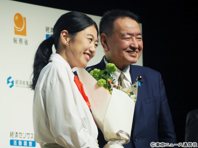 板野友美、実業家の顔で語る“経済の国勢調査”ニッポンの社長は軽妙トークで会場沸かす