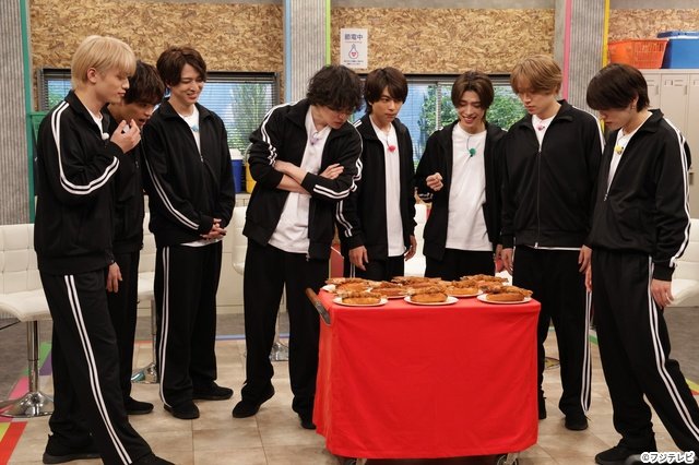 「タイムレスマン」ゴールデン昇格に先駆けプレオープン！　8人全員で“2択クイズ”に挑戦