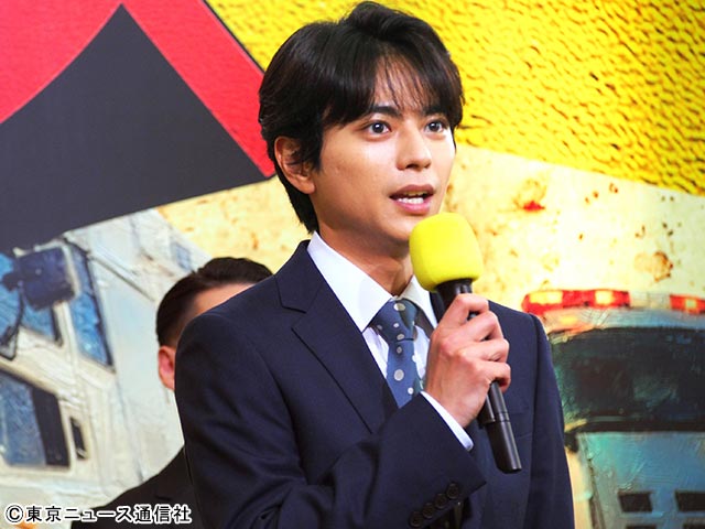 土屋太鳳&佐藤勝利が“一番星”の前で「満開のドラマに」と宣誓!「ボーダレス」記者会見開催