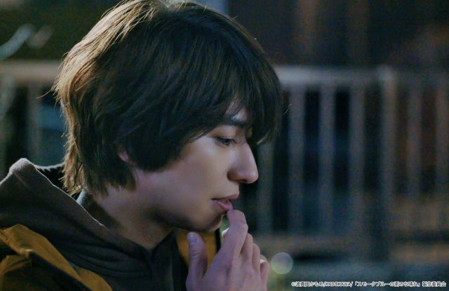 ドラマ「スモブル」第2話。朔太郎(武田航平)は久慈(渋谷謙人)の翻訳を手伝うことに