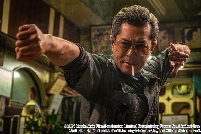 香港映画界をけん引するスーパースター、ルイス・クーの魅力あふれる作品を3か月連続放送