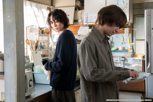 ドラマ「スモブル」第3話。朔太郎（武田航平）は久慈（渋谷謙人）と共に山梨の実家へ向かう