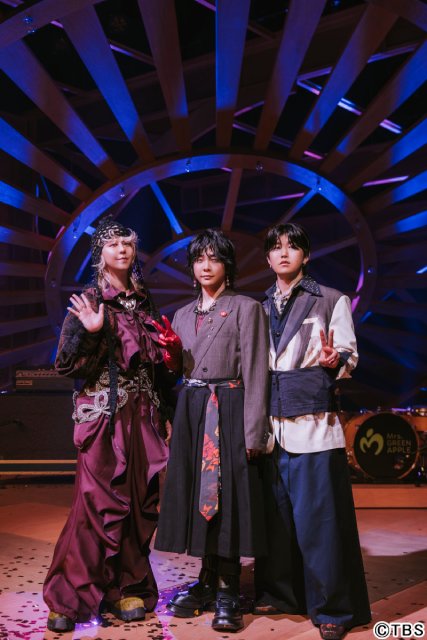 「テレビ×ミセス」Mrs. GREEN APPLEとモーニング娘。OGが巨大すべり台クイズで大激突