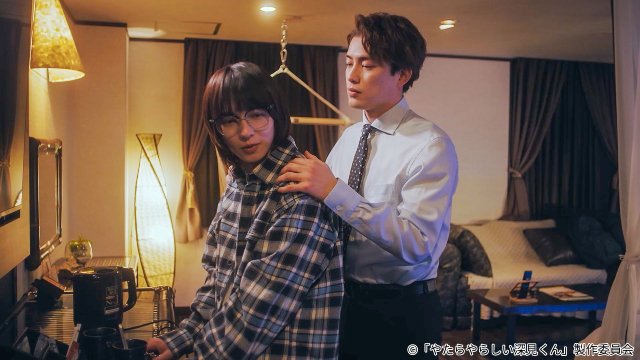 樫尾篤紀×宮崎湧「やたらやらしい深見くん」第4話。イメチェンした深見に梶はいら立ちを覚える