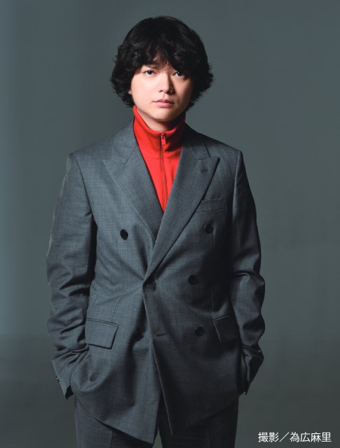 羽生結弦、丸山隆平が表紙を飾る「スカパー！TVガイド」の2誌が本日発売！