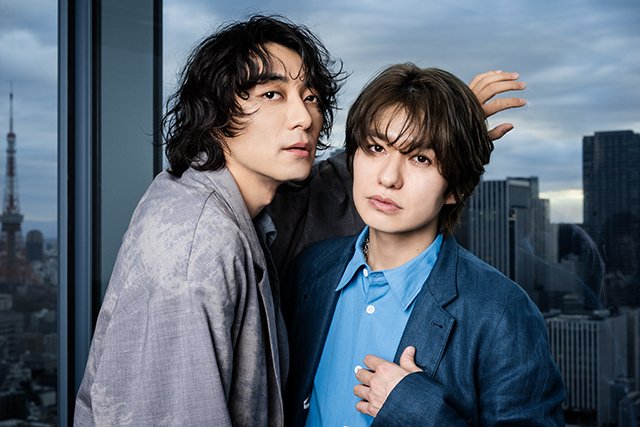 武田航平と渋谷謙人が作り上げた、ドラマ「スモークブルーの雨のち晴れ」の世界に迫る