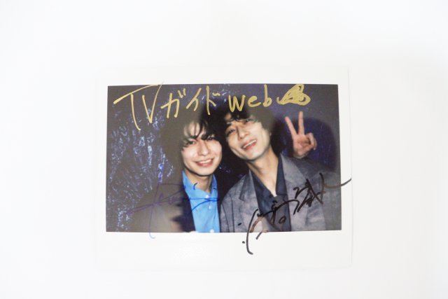 武田航平と渋谷謙人が作り上げた、ドラマ「スモークブルーの雨のち晴れ」の世界に迫る