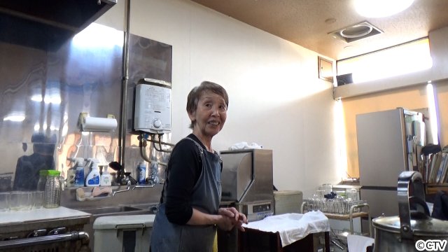 「オモウマい店」JO1・與那城奨＆白岩瑠姫らが札幌の伝説のママが仕切る鉄板焼き店にくぎ付けに