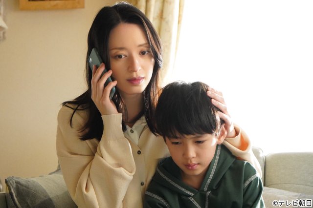 水野美紀が赤瀬（井ノ原快彦）の妻「ボーダレス」第5話。桃子（土屋太鳳）×蕾（佐藤勝利）は急接近!?