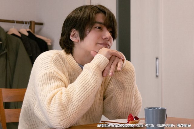 ドラマ「スモブル」第8話。翻訳学校の帰り道、朔太郎（武田航平）は友人と共に地震に見舞われる