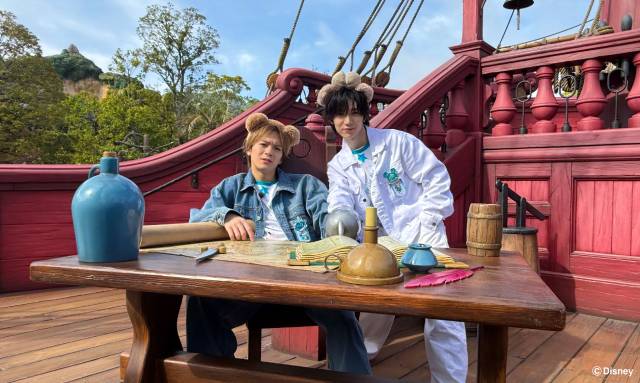 “ディズニー好き”七五三掛龍也&松倉海斗がナビ! 25周年パークを満喫「ウワサのお客さま」