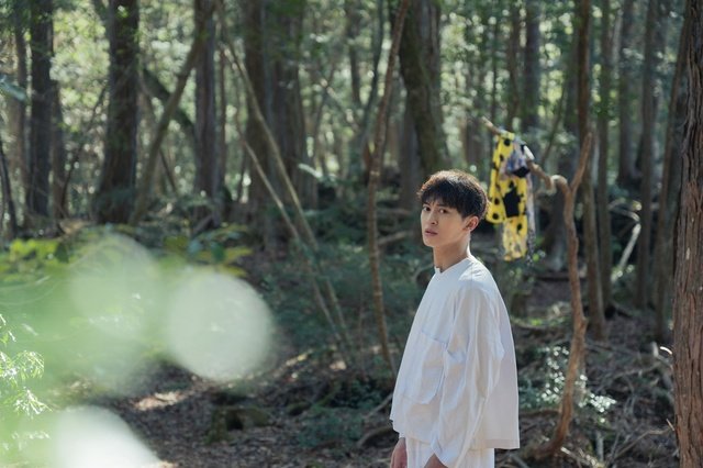 ブルステ開幕&1st写真集リリース、俳優・菊池修司にクローズアップ