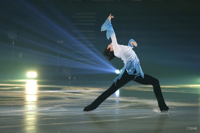 羽生結弦がゆずの「幾重」に乗せ、演技を披露「未来が明るくなるよう祈りを込めて」