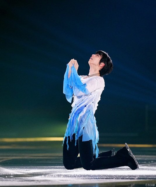 羽生結弦がゆずの「幾重」に乗せ、演技を披露「未来が明るくなるよう祈りを込めて」