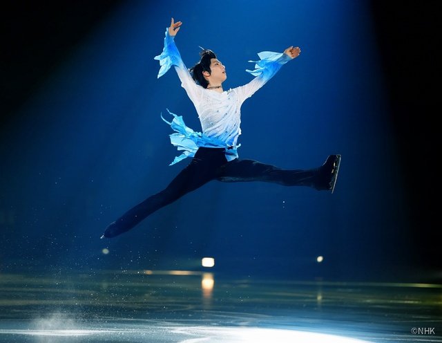 羽生結弦がゆずの「幾重」に乗せ、演技を披露「未来が明るくなるよう祈りを込めて」