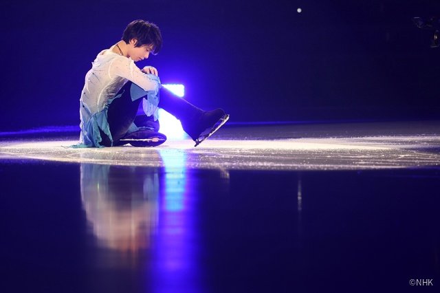 羽生結弦がゆずの「幾重」に乗せ、演技を披露「未来が明るくなるよう祈りを込めて」