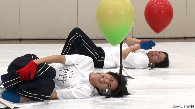 中島健人が衝撃イリュージョンに巻き込まれる!?「サンドの世界笑撃映像社!」第2弾