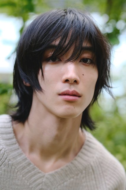 小泉光咲&四坂亮翔が青春BL「陽キャ集団にいる芹沢は、俺の前だと様子がおかしい」でW主演!