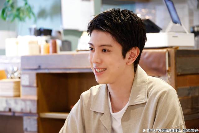 ゆいかれん&藤林泰也「ドライな同期の溺愛癖」のメインキャストに小栗有以、京典和玖、半田周平が決定!