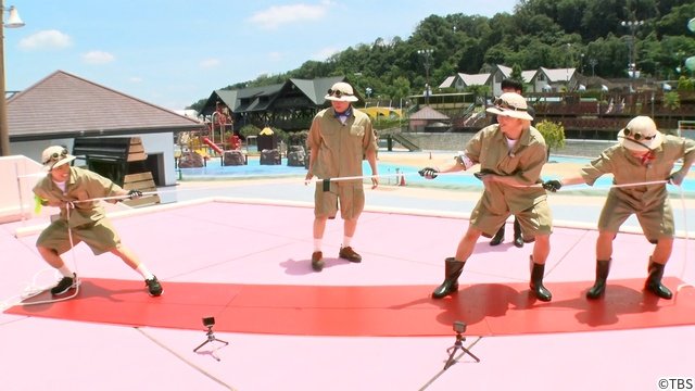 原嘉孝&篠塚大輝らが“滑りNG”のヌルヌル舞台で芝居に挑戦「ネイチャーティーチャー」