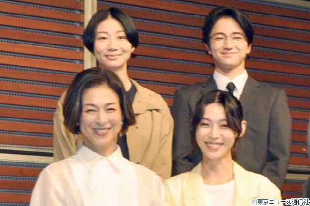 山田涼介「この夏一番ホットに」主演ドラマ「一次元の挿し木」会見に白石聖・木戸大聖ら集結