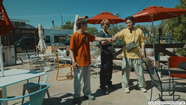 Travis Japan・宮近海斗らがフクロウカフェへ、七五三掛龍也らは投げ縄に大苦戦!?