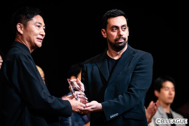 BリーグアワードMVPは3年連続でD.J・ニュービル！　プレゼンターは＆TEAMら