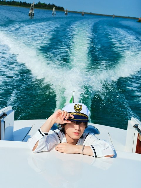 小林千晃のデビュー10周年記念写真集、先行カットの裏話をご紹介