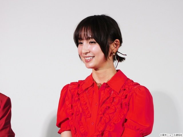 宇垣美里、篠田麻里子に顔なでされ「ヘビに飲まれかけたネズミみたい」鈴木紗理奈のNGで一体感