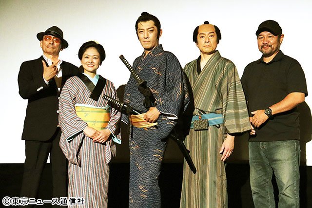 「侍タイムスリッパー」外伝「心配無用ノ介 天下御免」の記者会見に横山剣が登場!
