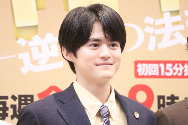 「リーガルビート」鈴鹿央士、バディ役・稲垣吾郎との初共演果たして「ファニーな方」