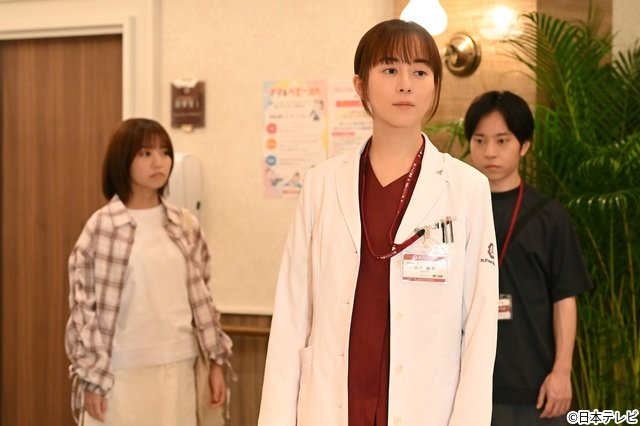 濱正悟演じるリアリスト医師・富永に変化？　比嘉愛未との関係にも注目「ファーストクライ」第4話