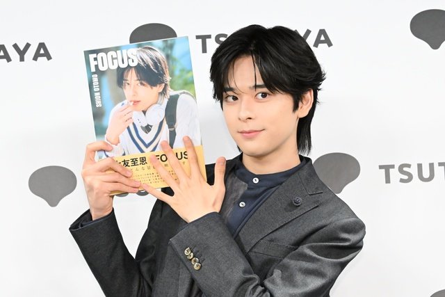 1st写真集は100点満点の自信! “刀ミュ”俳優・大友至恩がファンと交流、会見レポート