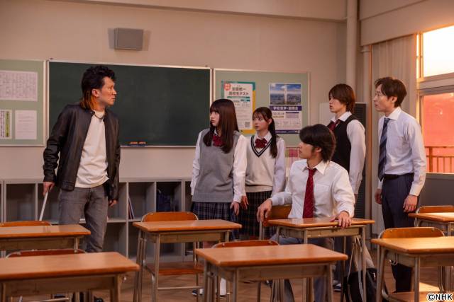 久保史緒里、伊藤百花、大久保波留、向井怜衣が「LIFE!」初登場&ライブの模様も