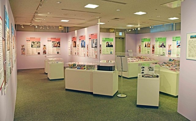 平成・令和のテレビ番組を振り返る企画展が開催！　各時代の「TVガイド」表紙も展示