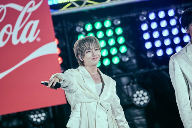 原因は自分にある。が「サマフェス」に登場! 夏のナンバーも入れ込んだ熱いライブ披露