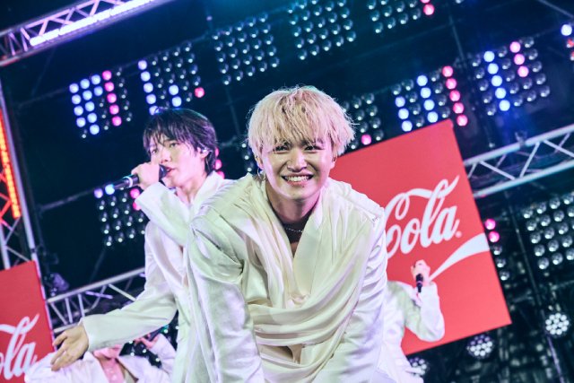 原因は自分にある。が「サマフェス」に登場! 夏のナンバーも入れ込んだ熱いライブ披露