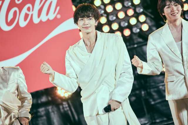 原因は自分にある。が「サマフェス」に登場! 夏のナンバーも入れ込んだ熱いライブ披露