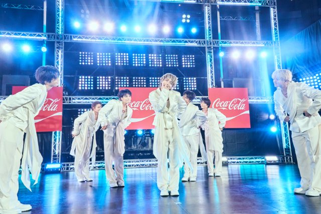 原因は自分にある。が「サマフェス」に登場! 夏のナンバーも入れ込んだ熱いライブ披露