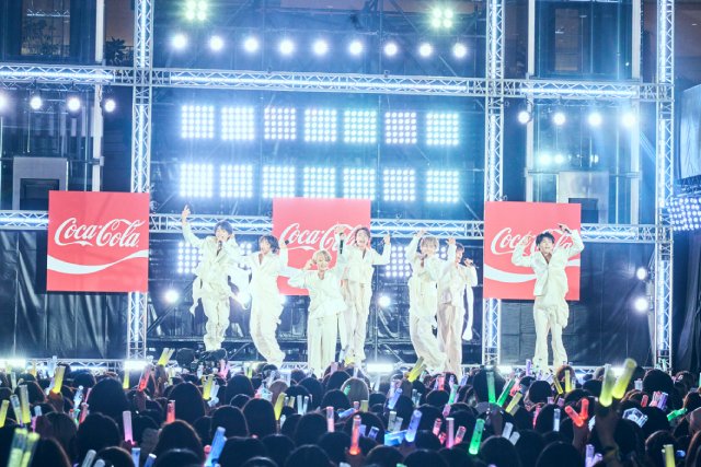 原因は自分にある。が「サマフェス」に登場! 夏のナンバーも入れ込んだ熱いライブ披露