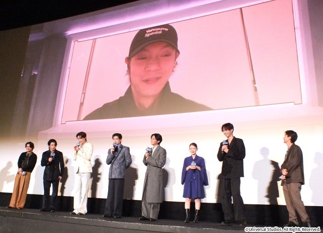 映画『ブルーロック』初日舞台あいさつ　窪田正孝のサプライズ登場に高橋文哉らがびっくり！