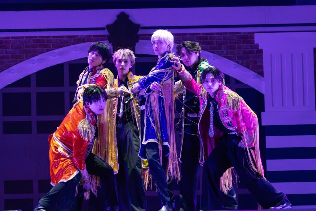 「EBiDAN THE LIVE 2026」超特急やM!LKらがEBiDANの原点に立ち返る“学園”をテーマに魅了