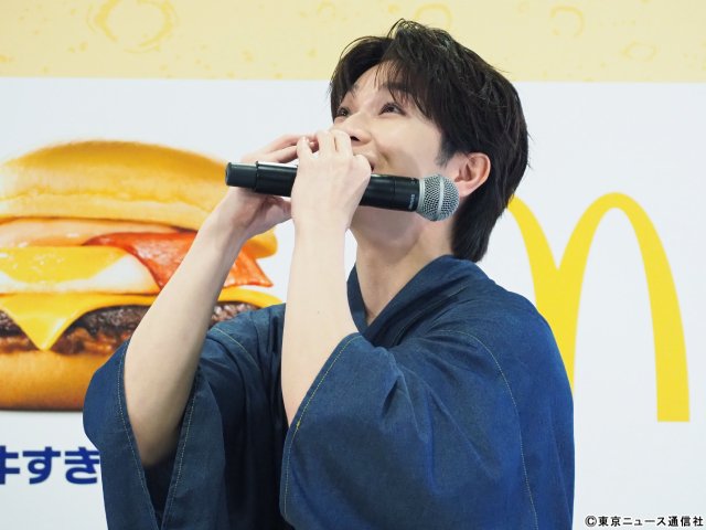 M!LK・塩﨑太智＆＝LOVE・佐々木舞香、月見シリーズ35周年を祝福「早く食べていただきたい」