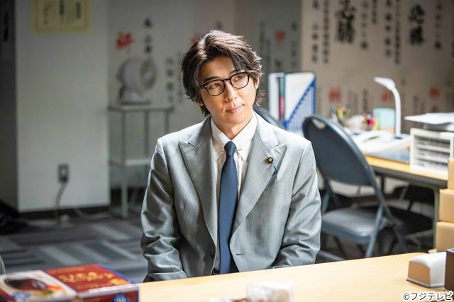 高橋一生、“女ルパン”石原さとみとだまし合い「ポリティカルパン」で与党金庫番議員役