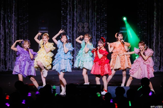 FRUITS ZIPPERが男装&ものまね!?「NEW KAWAIIってしてよ?フェス」舞台裏に密着