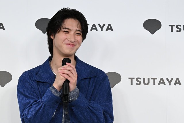 大人と子ども両方の魅力が詰まった初写真集に “テニミュ”跡部役・石川志泉、会見リポート